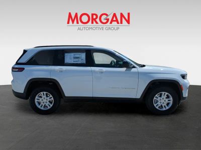 2025 Jeep Grand Cherokee — interior view