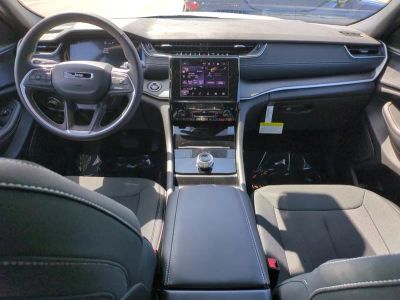 2025 Jeep Grand Cherokee — photo 15 view