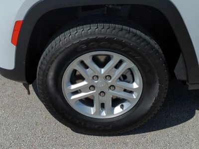 2025 Jeep Grand Cherokee — photo 11 view