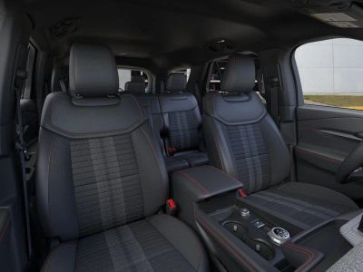 2026 Ford Explorer — photo 10 view