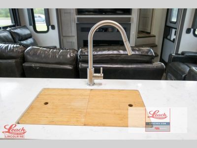 2021 Fuzion 430 - Photo 13