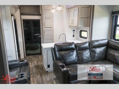 2021 Fuzion 430 - Photo 11