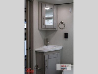 2021 Fuzion 430 - Photo 20