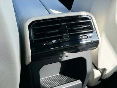 2026 BMW 5 Series — photo 20 view
