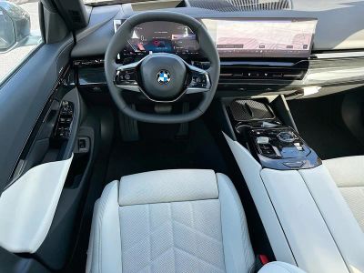 2026 BMW 5 Series — photo 17 view