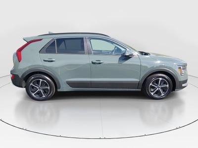2023 Kia Niro Plug-In Hybrid — photo 8 view