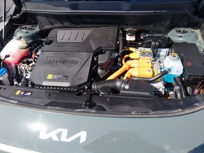 2023 Kia Niro Plug-In Hybrid — photo 9 view
