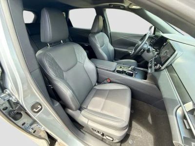 2025 Lexus RX — photo 16 view