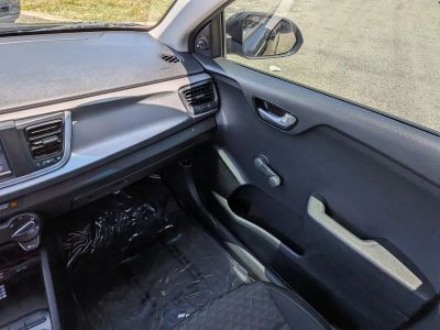 2018 Kia Rio — photo 16 view