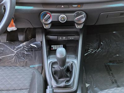 2018 Kia Rio — photo 18 view