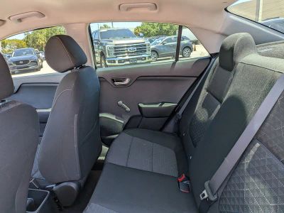 2018 Kia Rio — photo 13 view