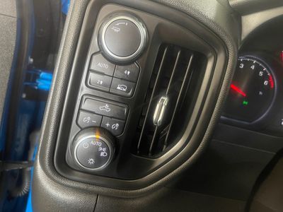 2023 Chevrolet Silverado 1500 — photo 11 view