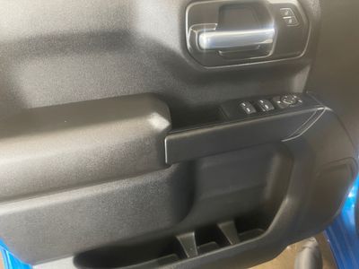 2023 Chevrolet Silverado 1500 — photo 10 view