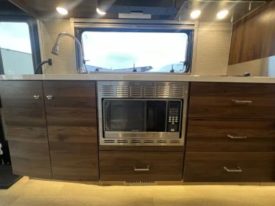 2025 Winnebago VIEW — photo 13 view