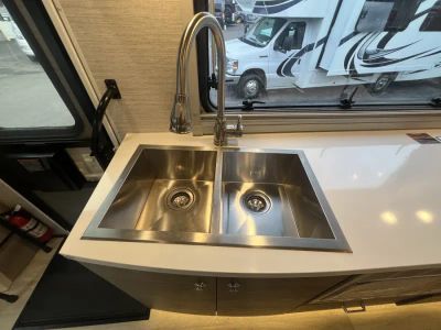 2025 Winnebago VIEW — photo 11 view