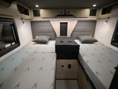 2027 Grand Design LINEAGE SERIES M — photo 24 view