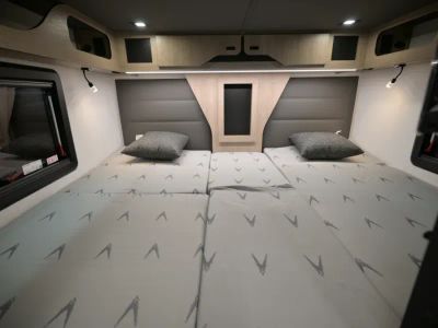 2027 Grand Design LINEAGE SERIES M — photo 25 view