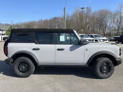2026 Ford Bronco - Photo 2