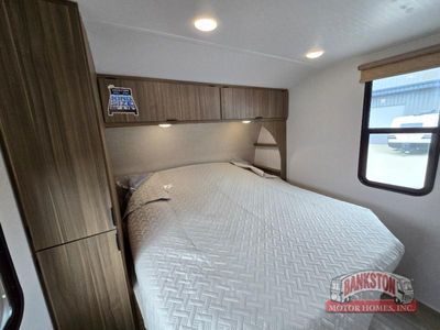 2026 Wildwood 29VBUD — photo 27 view