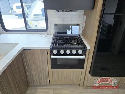 2026 Wildwood 29VBUD — photo 11 view