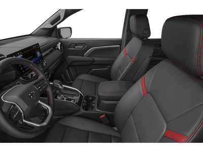 2025 Chevrolet Colorado — photo 11 view