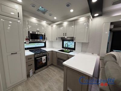 2026 Jayco Pinnacle - Photo 16