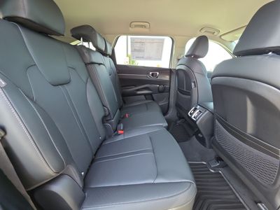 2026 Kia Sorento — photo 13 view