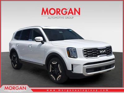 2025 Kia Telluride S in Glacial White Pearl — front three-quarter view