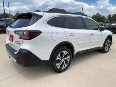 2020 Subaru Outback — detail view
