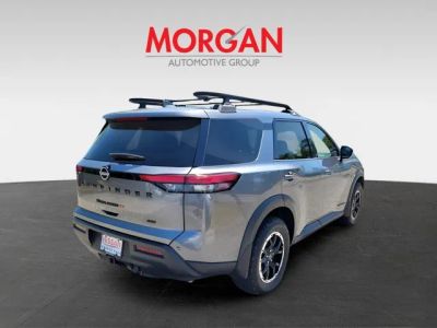 2024 Nissan Pathfinder — side profile view