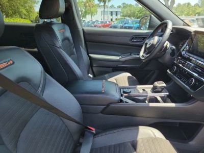 2024 Nissan Pathfinder — photo 34 view