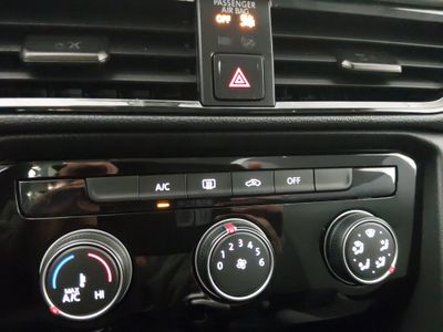2024 Volkswagen Taos - Photo 18