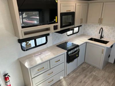 2027 Jayco SUNDANCE XLT — photo 10 view