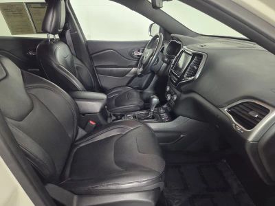 2019 Jeep Cherokee — photo 30 view