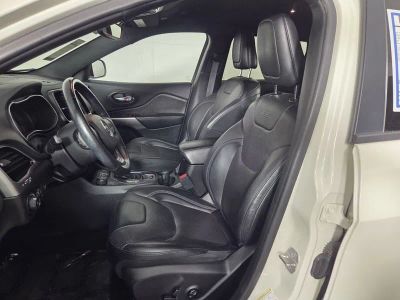 2019 Jeep Cherokee — photo 10 view