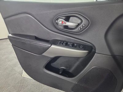 2019 Jeep Cherokee — photo 19 view