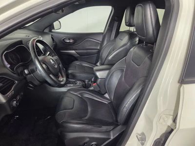 2019 Jeep Cherokee — photo 9 view