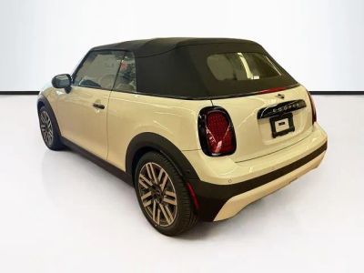 2026 MINI CONVERTIBLE — interior view