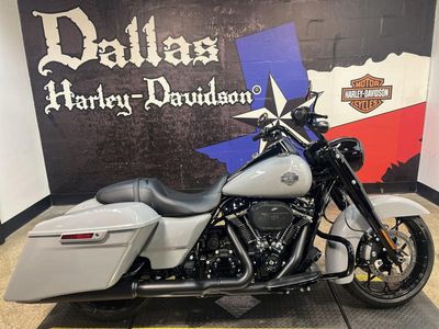 2025 Harley-Davidson FLHRXS - Road King Special — engine compartment view