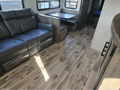 2023 Venture RV SportTrek - Photo 7