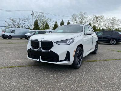 2026 BMW X3 30 xDrive in Alpine White — front three-quarter view