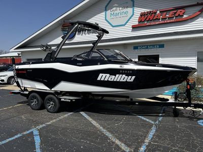 2024 Malibu Boats 22 LSV - Photo 2