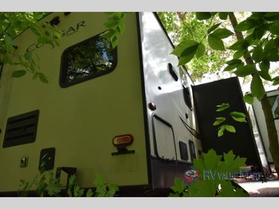 2019 Keystone RV Cougar Half-Ton Series - Photo 5