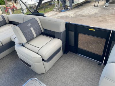 2025 Barletta Lusso L25U - Photo 16