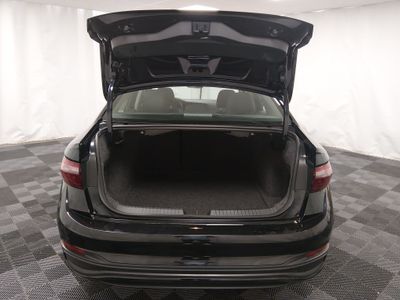 2024 Volkswagen Jetta — photo 11 view
