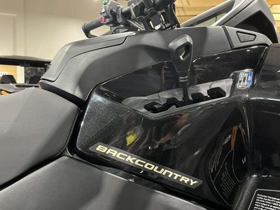 2026 Can-Am Outlander MAX Backcountry - Photo 13