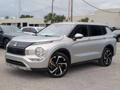 2024 Mitsubishi Outlander - Photo 1