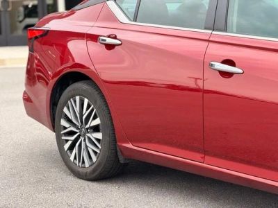 2025 Nissan Altima — detail view