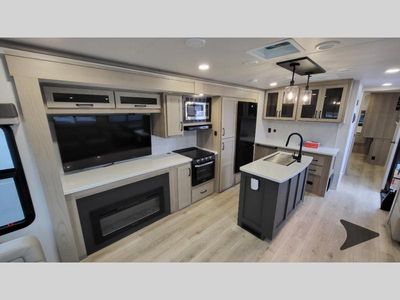 2025 Forest River RV Rockwood Signature - Photo 11