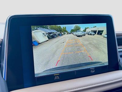 2023 Chevrolet Suburban — photo 12 view